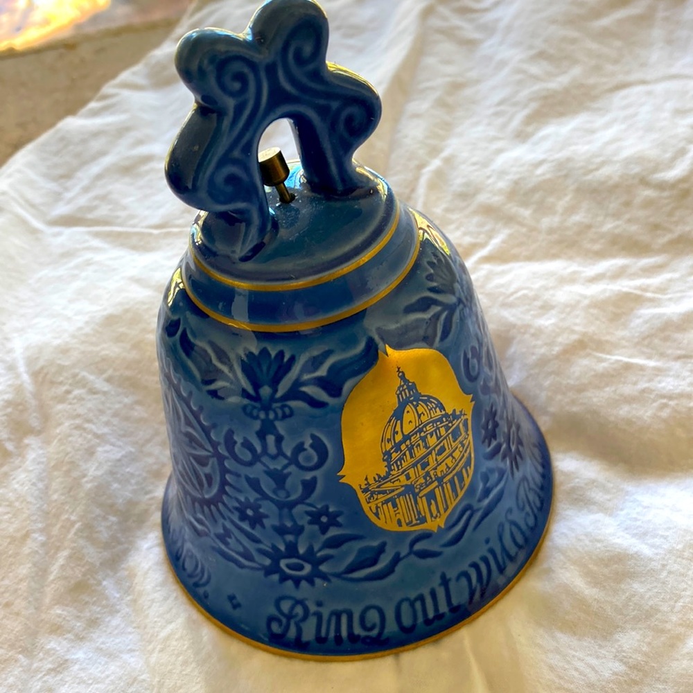 Bing & Grondahl 1975 Saint Peter’s church Rome New Years Bell. PERFECT